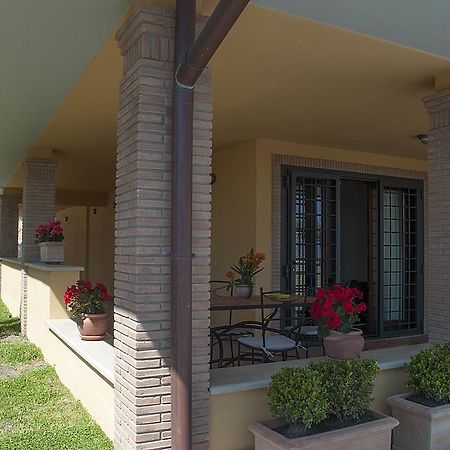 Hotel Domus Traiani Fiumicino Exterior foto