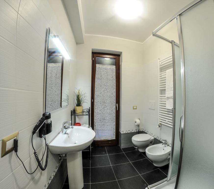 Hotel Domus Traiani Fiumicino Zimmer foto