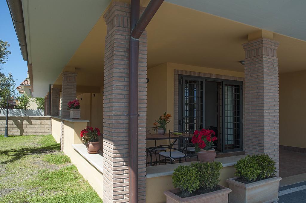 Hotel Domus Traiani Fiumicino Exterior foto